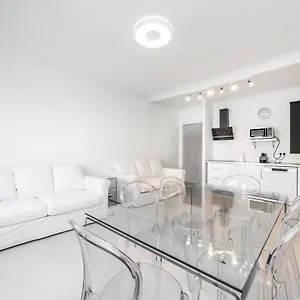 https://apartamentos-gran-via-732.topbarcelonahotels.com